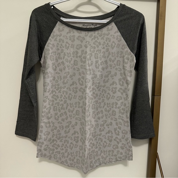 American Eagle Outfitters Leopard Print Baseball Tee - Picture 1 of 2